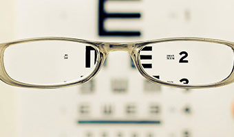 بینایی سنجی (اپومتریست)
